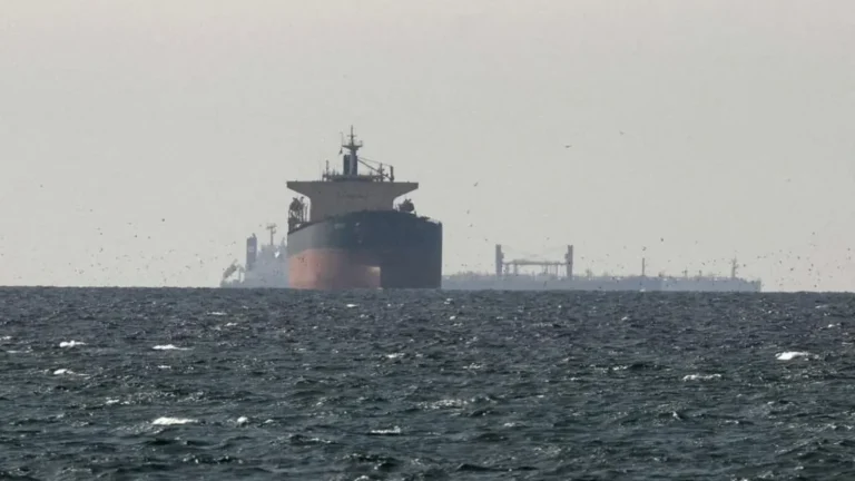 US Strikes Iran After Ceasefire Violation: Tension Escalates in Strait of Hormuz